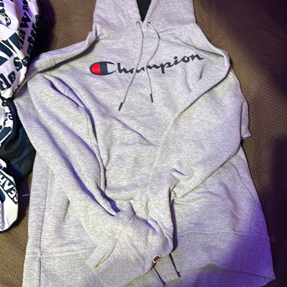 Champion sweatshirt - Picture 2 of 3